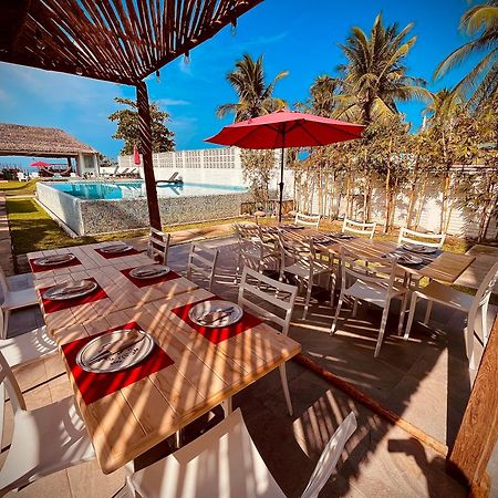 Hotel "Casa Mangata" Puerto Arista Extérieur photo